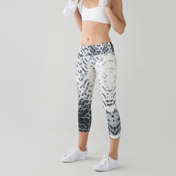 lululemon athletica Pants - Lululemon Wunder Under Crop II *Full-On Luon